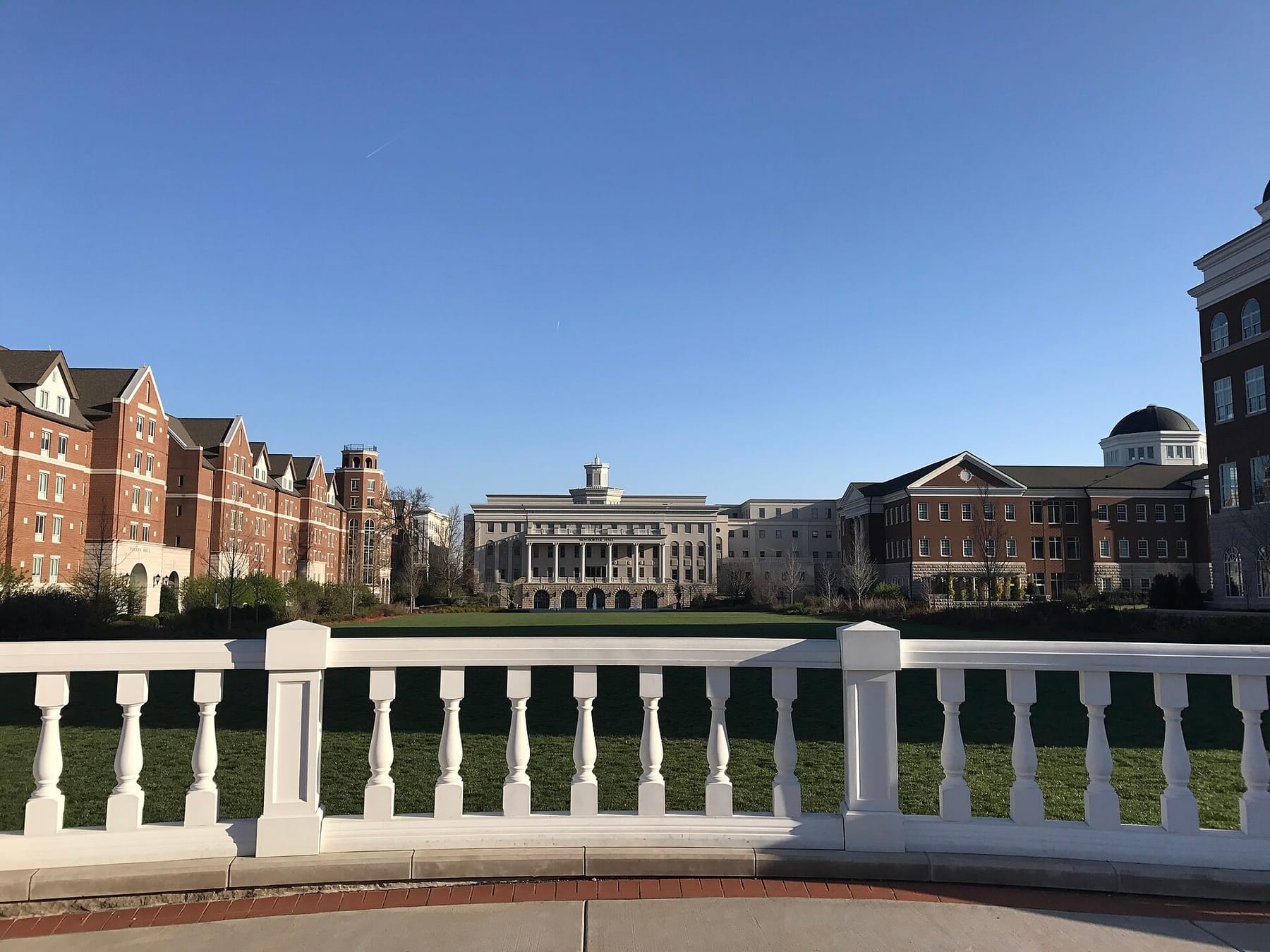 Belmont University building 2 (photograph from the Wikimedia Commons category Belmont University)