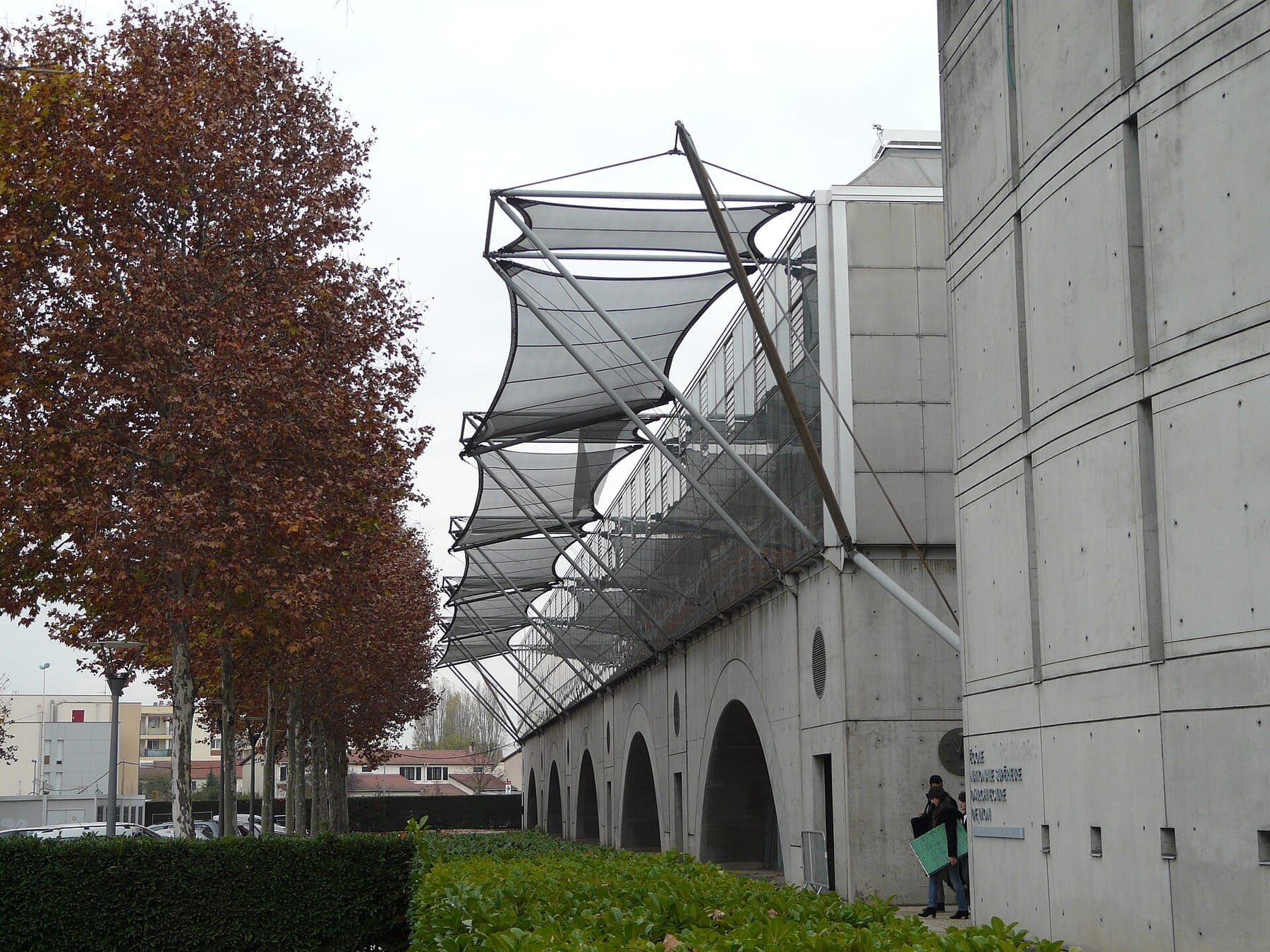Vaulx-en-Velin Ecole d'Architecture (photograph from the Wikimedia Commons category École nationale supérieure d'architecture de Lyon)