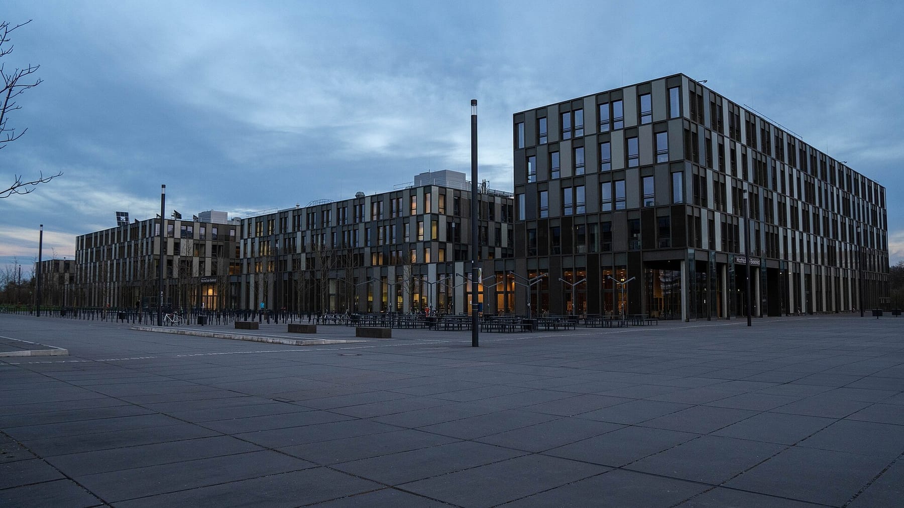 Hochschule Bielefeld main building (photograph from the Wikimedia Commons category Hochschule Bielefeld)