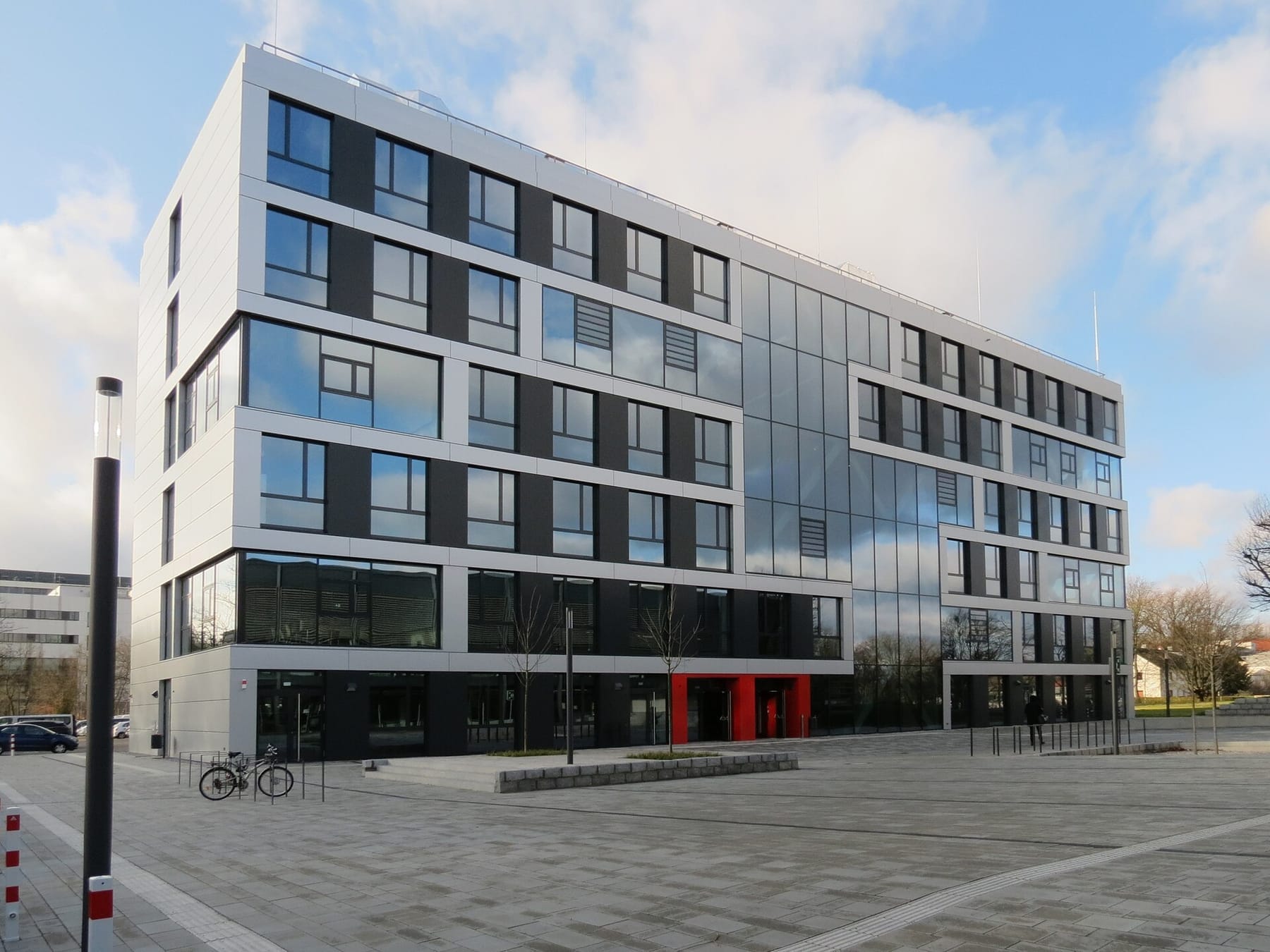 Seminargebäude H der Hochschule Bochum (photograph from the Wikimedia Commons category Hochschule Bochum)