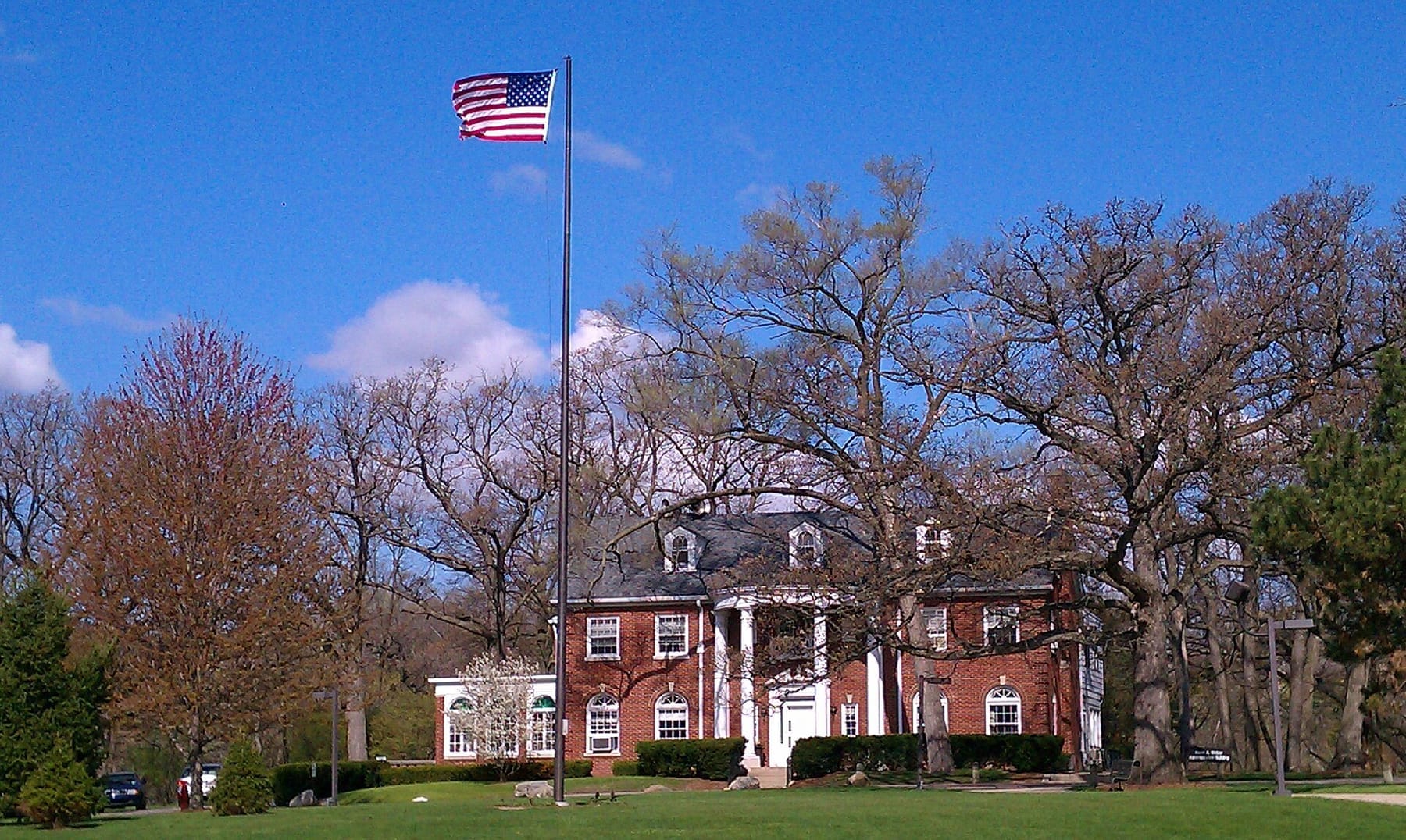Judson University Harm A. Weber Administration Building - panoramio (photograph from the Wikimedia Commons category Judson University)