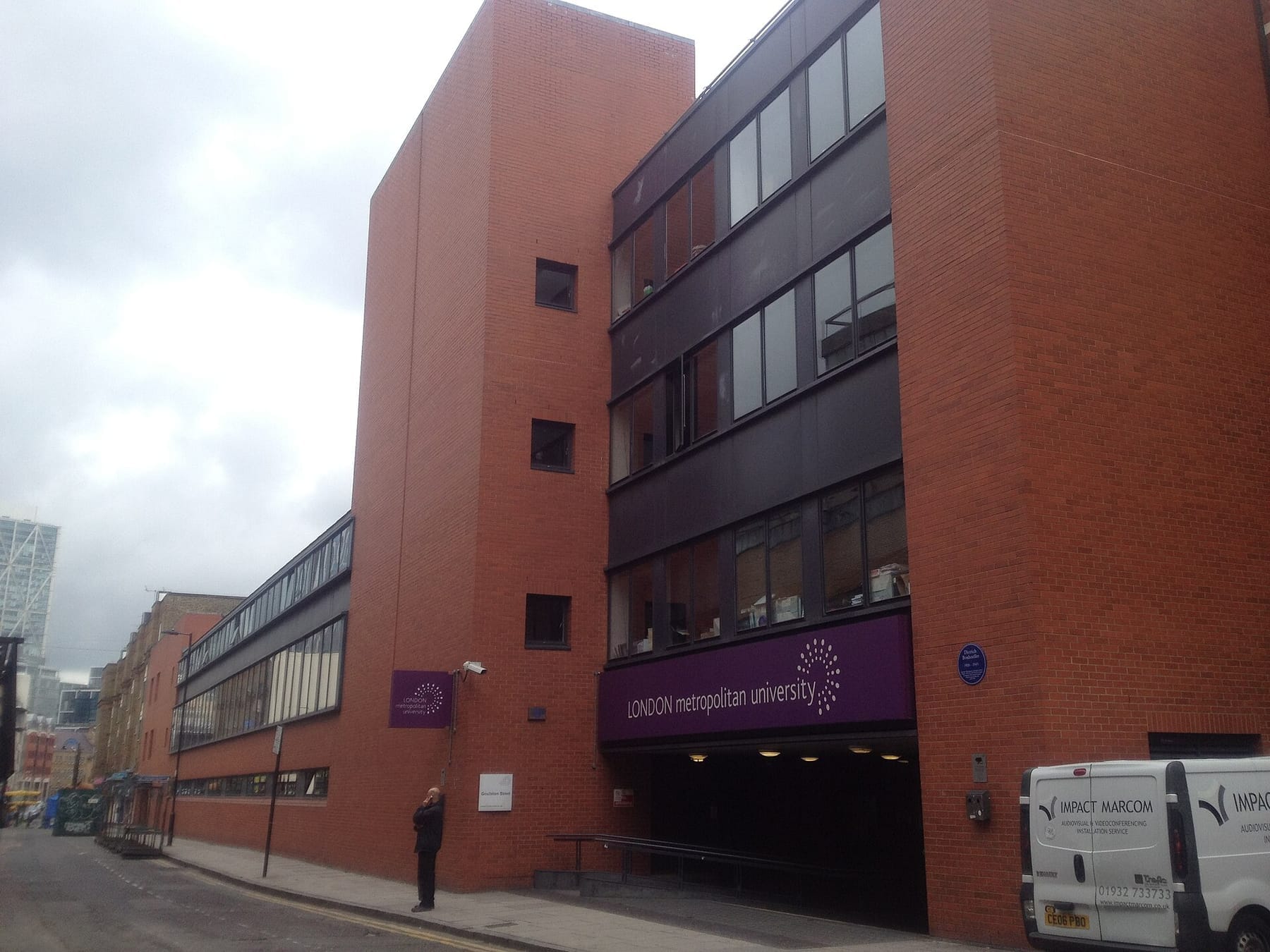 Londonmet law building (photograph from the Wikimedia Commons category London Metropolitan University)