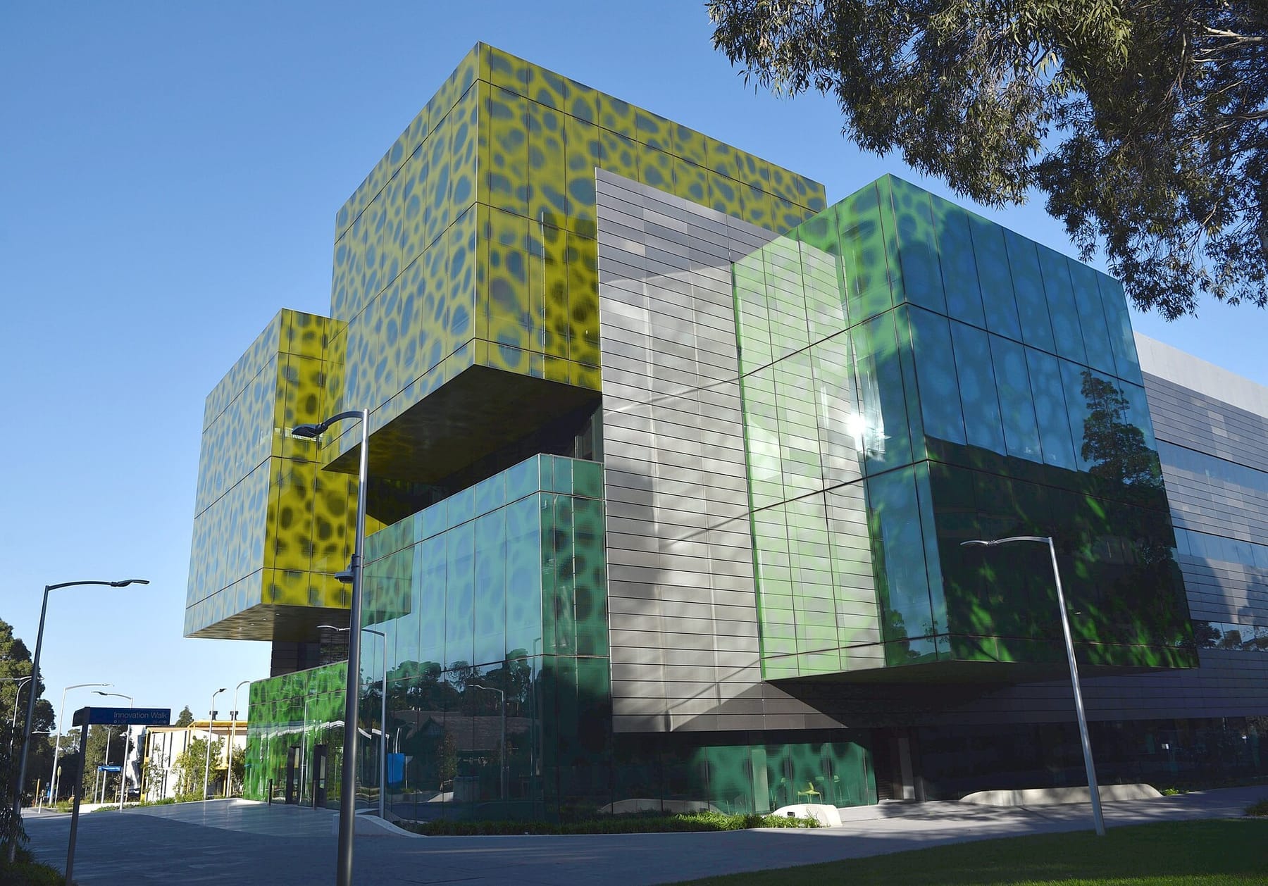 Biomedical Learning and Teaching Building -In Explore- (47587403542) (photograph from the Wikimedia Commons category Monash University)