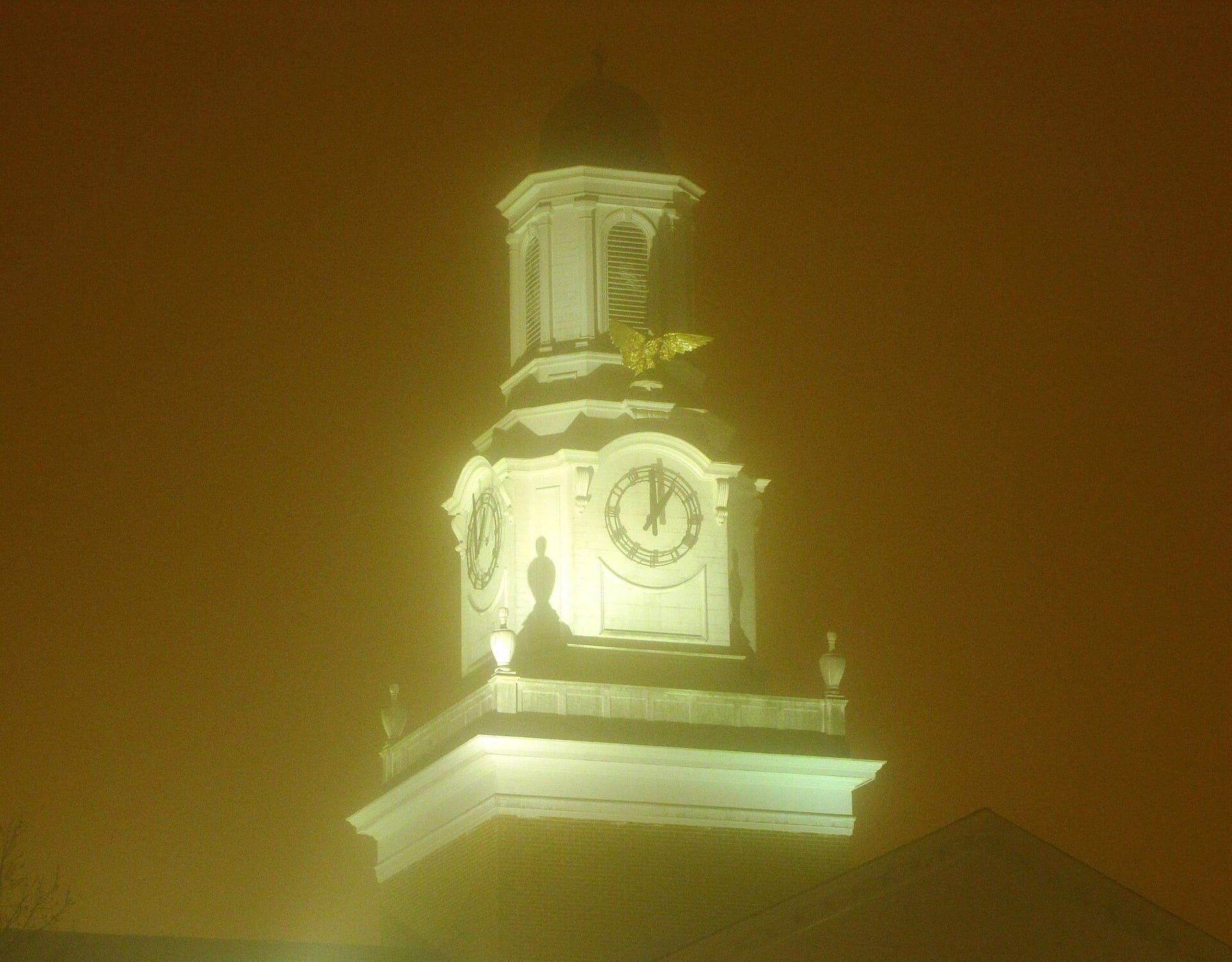Derryberry-clock-tower-ttu-tn1 (photograph from the Wikimedia Commons category Tennessee Technological University)
