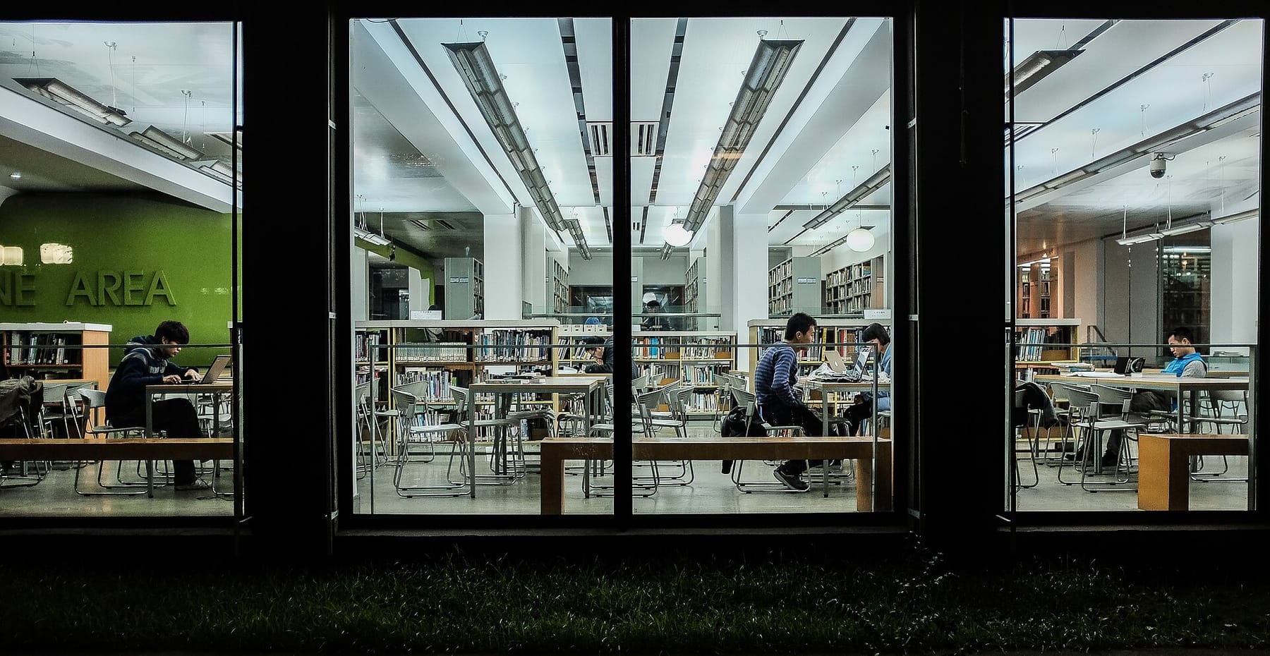 Tongji University Library - Flickr - mripp (photograph from the Wikimedia Commons category Tongji University)