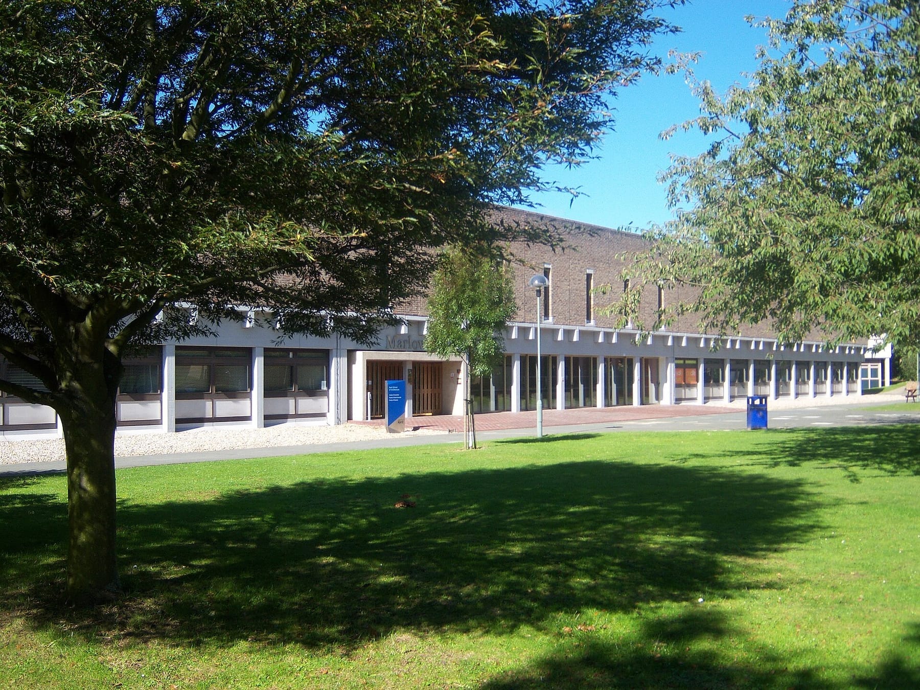 Marlowe Building - UKC (photograph from the Wikimedia Commons category University of Kent)