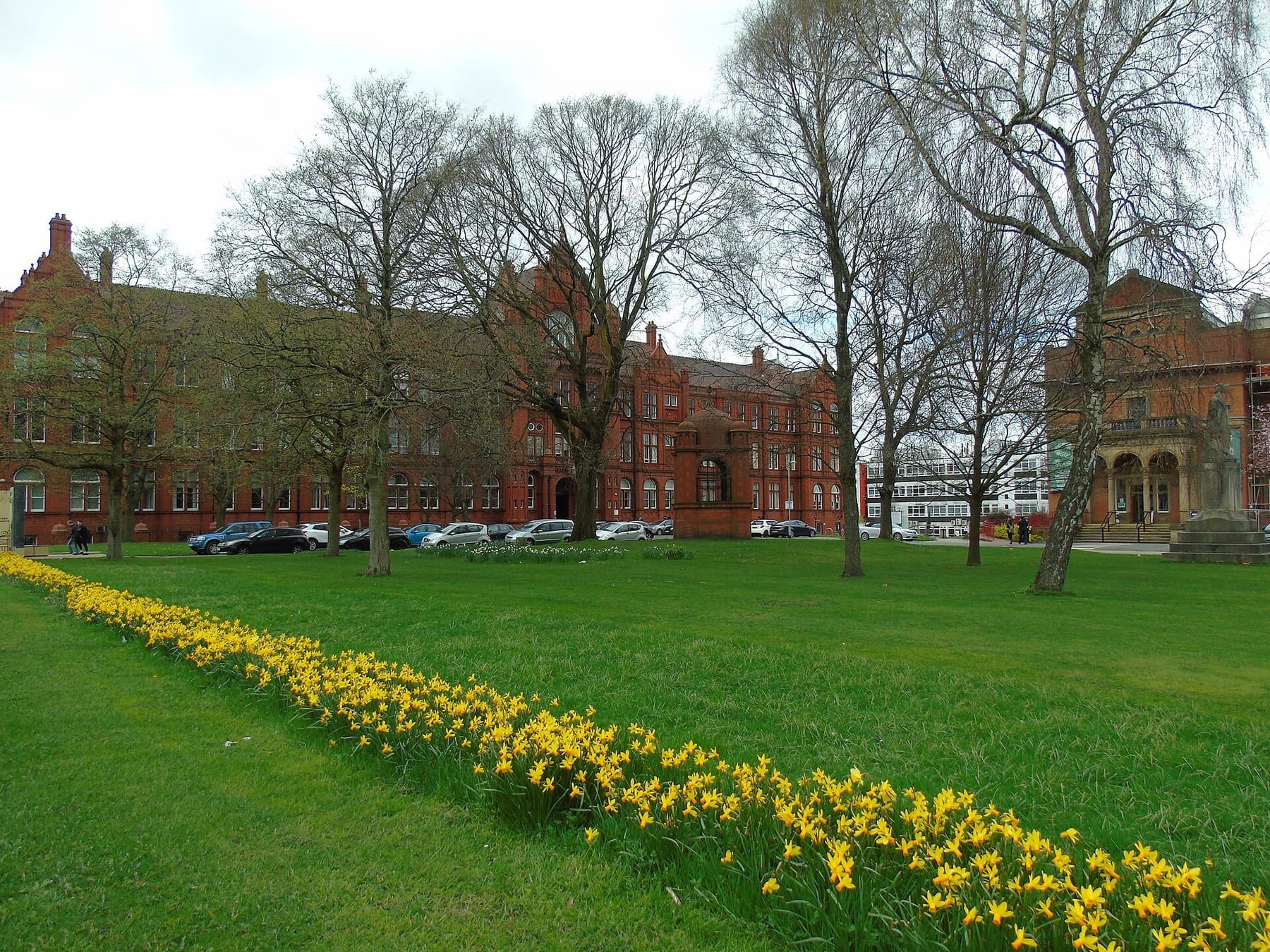 Peel Building - geograph.org.uk - 5764757 (photograph from the Wikimedia Commons category University of Salford)