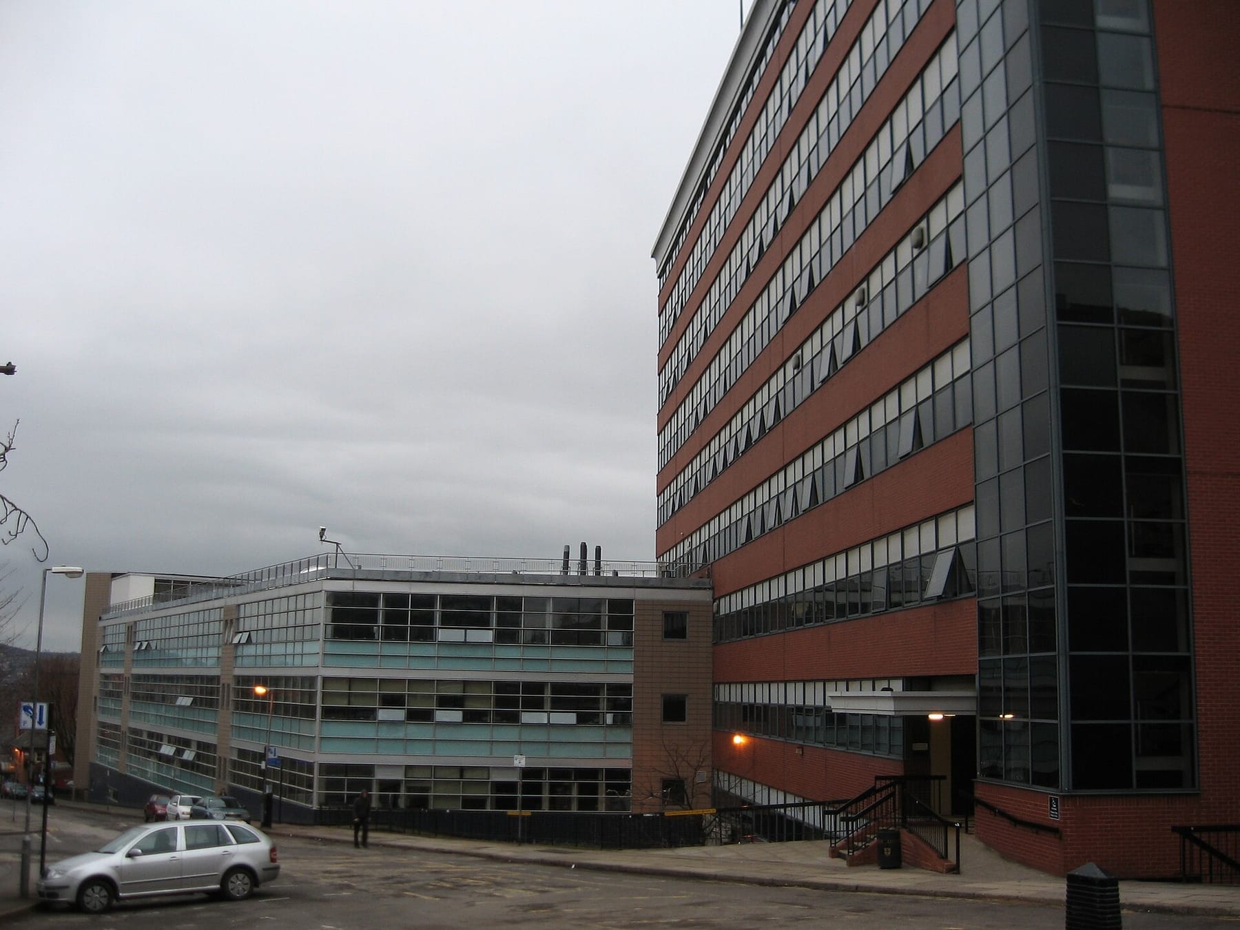 Hicks Building 2 (photograph from the Wikimedia Commons category University of Sheffield)